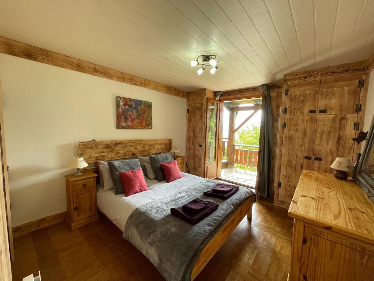Chalet Le Doux Si: Spacious Near Doucy-combelouviere And Valmorel La Lechere