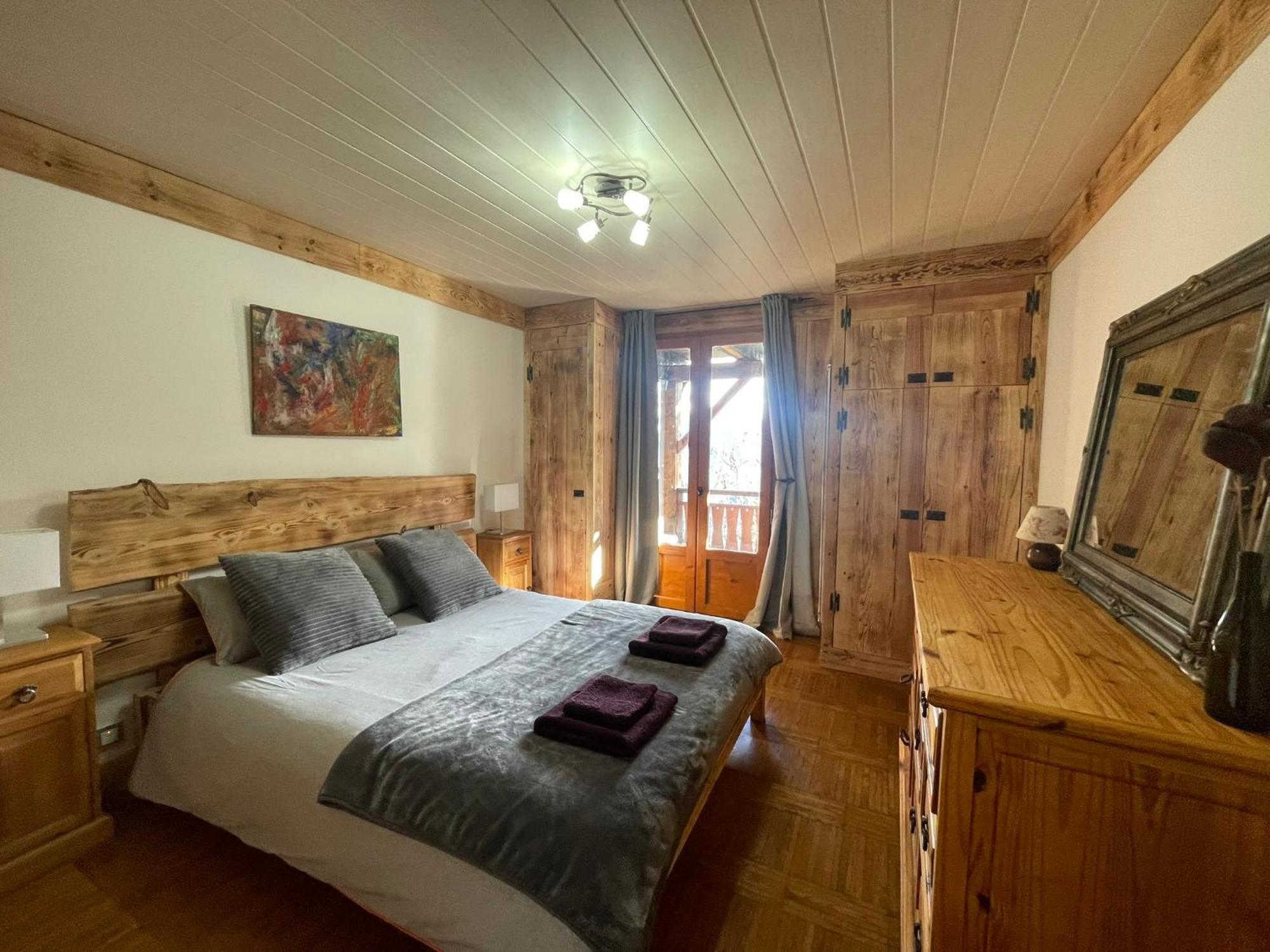 Chalet Le Doux Si, Large Self-contained *