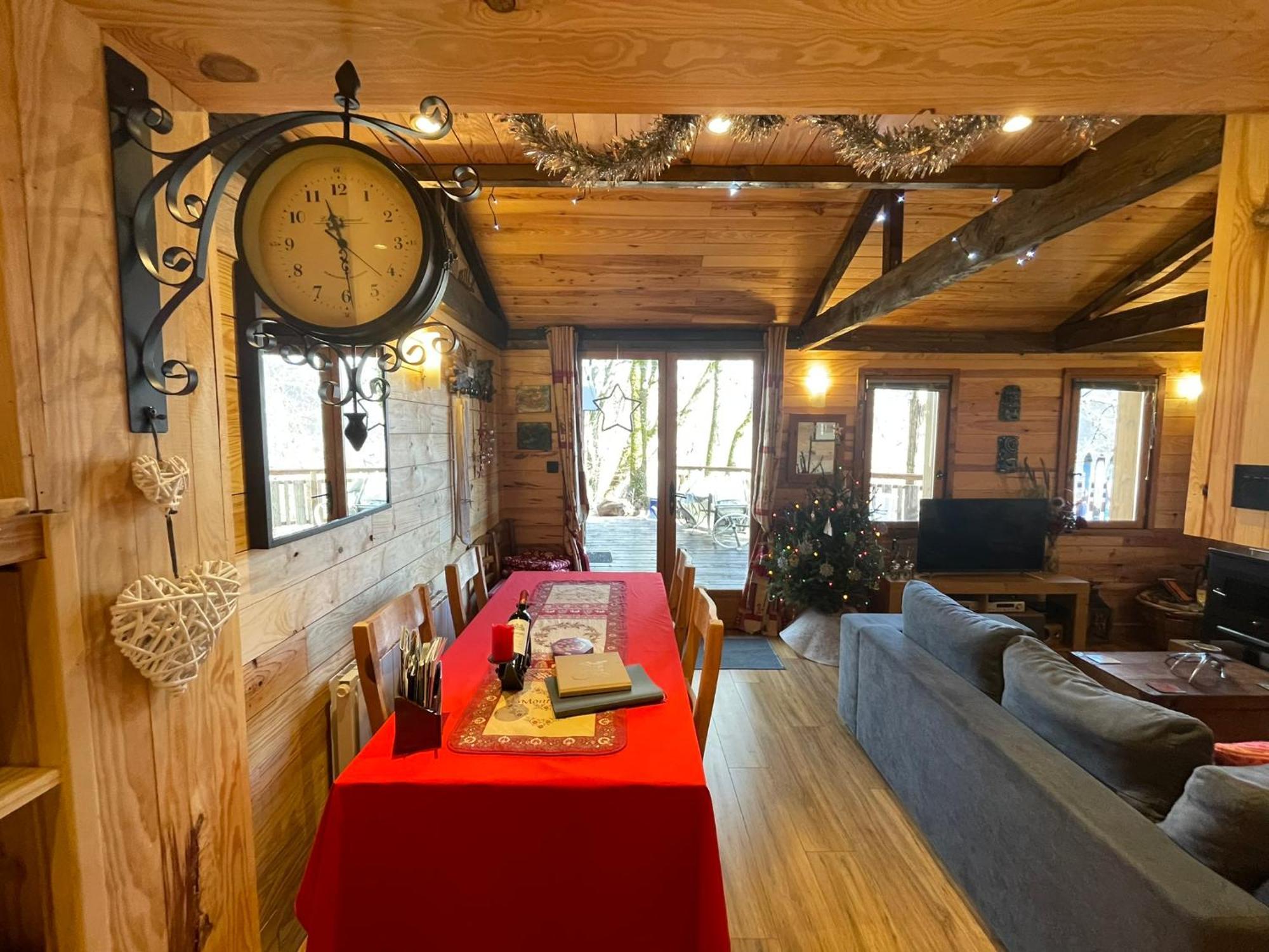 Le Doux Si, Large Self-contained Chalet La Léchère